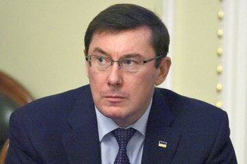 Луценко можливе зняття блокади з ОРДЛО назвав фінансуванням тероризму