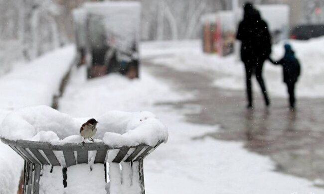 Штормове попередження: Україну накриє мокрий сніг, ожеледь та морози до -12°