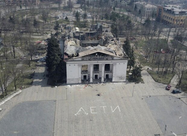 “Знову боремося” – Зеленський у річницю звільнення Маріуполя показав фото знищеного міста