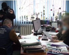 В Києві перекрили канал незаконної легалізації іноземців, організований у ДМС