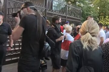 Під посольством Білорусі в Києві організували акцію пам’яті активіста Шишова (ВІДЕО)