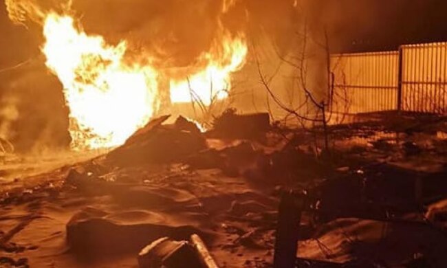 Немовля згоріло в лазні під Києвом: матір заарештували