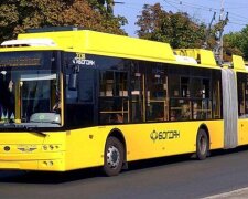 Додаткові рейси до кладовищ: Київ готується до поминальних днів