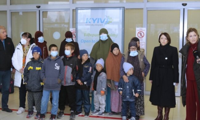 В Київ прибув літак з українцями, які перебували в сирійських таборах
