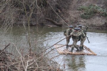 Росіяни хочуть побудувати понтонну переправу в районі Херсона, – облрада