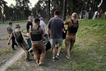 У Дарницькому районі столиці врятували лося, який випадково завітав до парку Партизанської слави