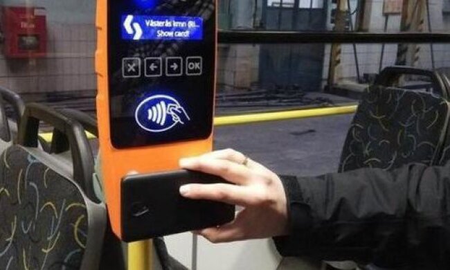 Столичні школярі та студенти отримають пільгові Е-квитки