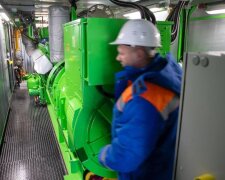 Блекаути не страшні? Київ запустив власні мініелектростанції із броньованим захистом.
