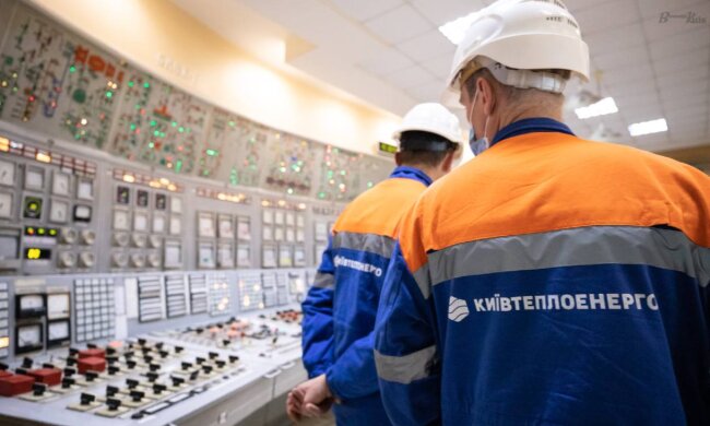 Битва за тепло: у Києві відновили опалення у більшості осель після обстрілів