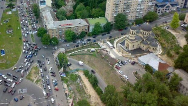 У центрі Києва збудують паркінг на 300 місць біля Свято-Михайлівської лікарні