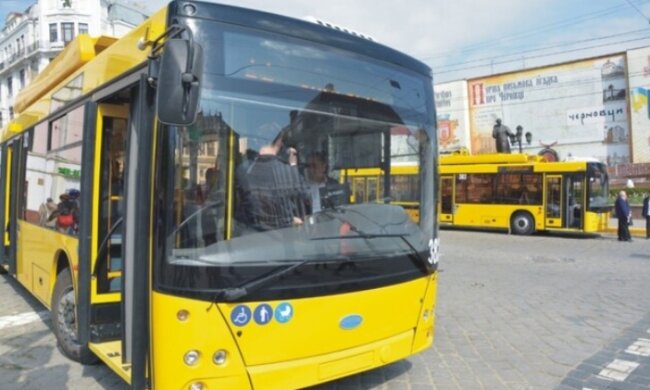 У Києві змінено деякі маршрути тролейбусів та автобусів