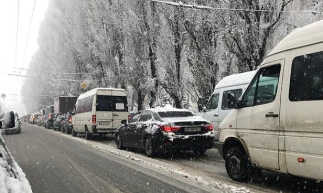 Ситуація на дорогах Києва поступово нормалізується