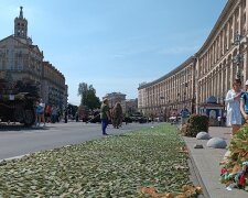 Рекорд України — у столиці миколаївські волонтери розгорнули маскувальну сітку, яку визнали найбільшою в Україні