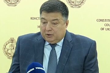 Всі ознаки конституційного перевороту: голова КСУ Тупицький про законопроєкт Зеленського (відео)