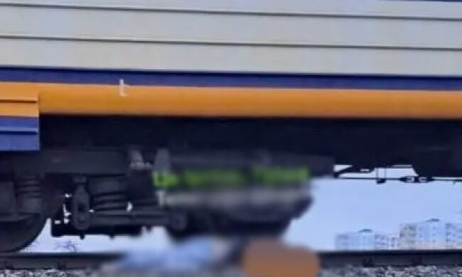 Під Києвом електричка насмерть збила 15-річну дівчину