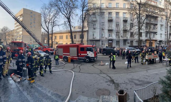 В столиці горить Мінкульт, працівників евакуйовують через вікна