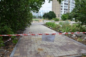 Розпочався капремонт: Липову алею на Троєщині зроблять комфортнішою для відпочинку (фото)