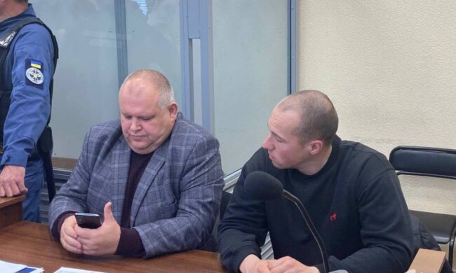 Арешт у залі суду: патрульним, які залишили людей під вогнем на Деміївці, обрали запобіжний захід