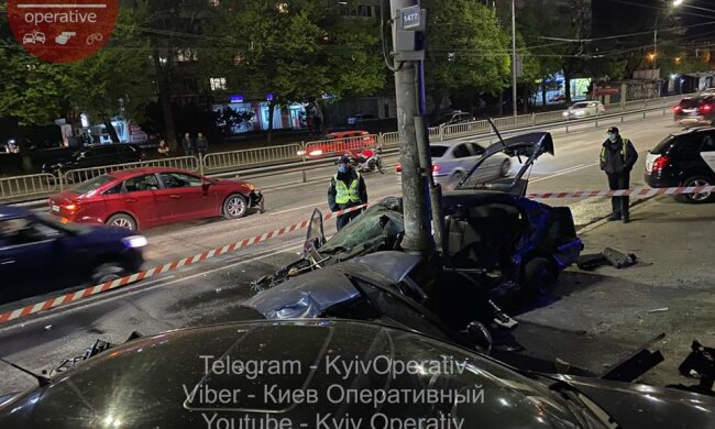 Двигун окремо від коліс: ДТП на Чоколівці змішало до купи 6 авто (фото)