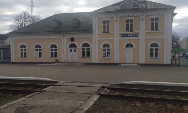 Трагедія на залізниці: швидкісний поїзд збив жінку у Березані