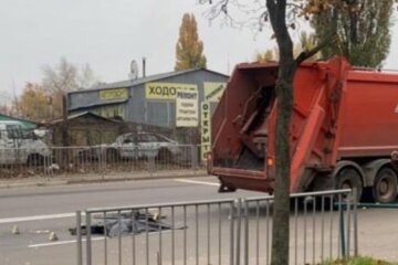 Киянин загинув під колесами сміттєвоза