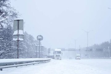 Вантажівкам заборонили в’їзд до Києва