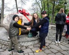 У Києві з’явився пам’ятник матерям