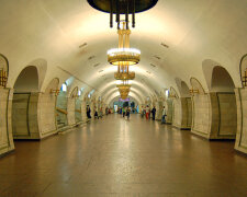Станція Площа Льва Толстого зачинена: повідомлено про мінування