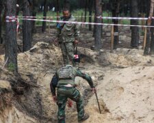 Під Ізюмом знайшли братську могилу українських військових та понад 460 нових поховань