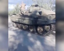 Окупанти на Херсонщині кинули цілий танковий батальйон Т-62 (відео)