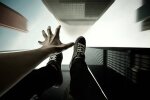 Житель Києва намагався накласти на себе руки