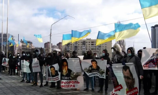 Моряки провели акцію протесту під Мінінфраструктури проти корупції у морській галузі (відео)