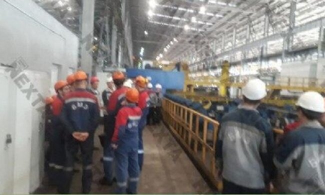 Каски, шоломи, протигази, аптечки: в Білорусі збираються на масові протести