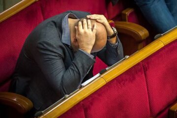 Верховна Рада скасувала депутатську недоторканність