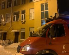 У київській дитячій лікарні спалахнула пожежа (відео)