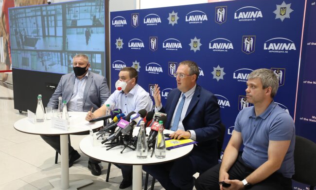 Злодюжки під цілодобовим наглядом: відеокамери в ТРЦ під`єднали до поліції