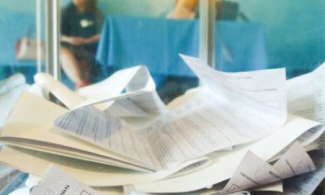 Відпустки зіграють на руку Тимошенко і колишнім “регіоналам” – соціолог спрогнозував явку на виборах