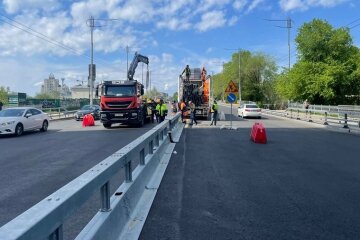 Біля відкритої розв'язки на Оболоні триватимуть роботи тож є обмеження руху - мапа