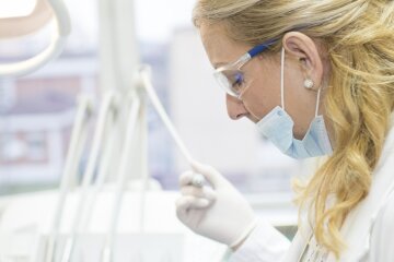 Коронавірус чи ГРВІ? 2 українців, прибулих з Китаю госпіталізовано