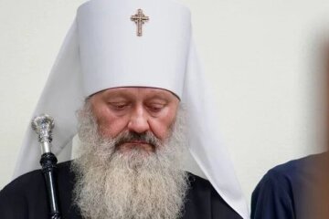 Митрополит УПЦ (МП) Павло прибув до Печерського суду, однак засідання перенесли