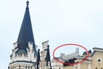 У центрі Києва на даху "Замку Річарда" почали зводити надбудову