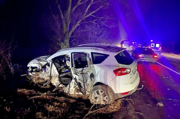 На Київщині зіткнулися дві автівки, серед постраждалих є діти