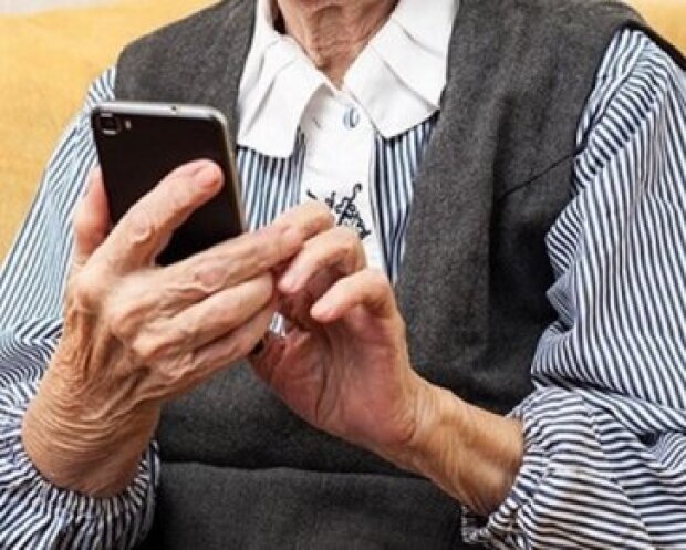 Пенсіонери у смартфоні: запровадили чергову реформу