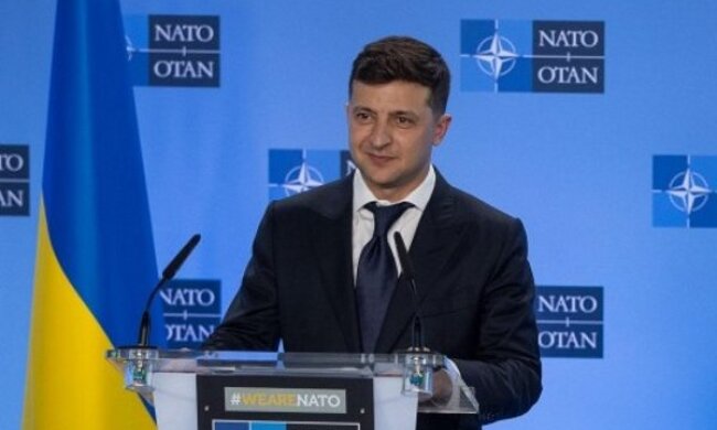 32-й день президентства Зеленського: вологе прибирання і пройдений тест перед Заходом