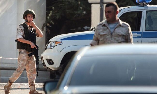 В Севастополі пролунали кілька вибухів