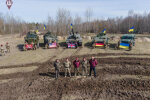 Challenger, Stryker, Marder і не тільки: Резніков показав нову техніку для підрозділів десантників