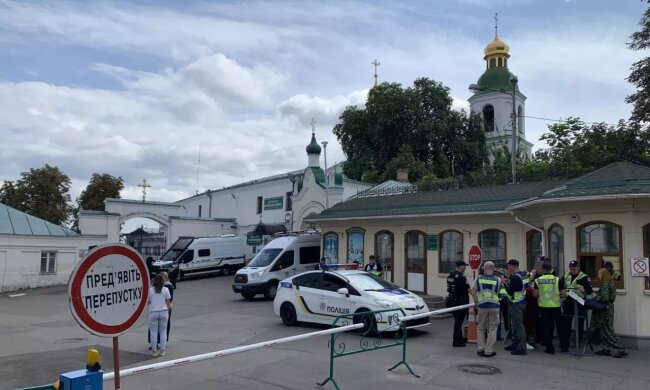 Люди, які забарикадувалися в Києво-Печерській лаврі ще 11 серпня, досі не вийшли — прессекретарка заповідника