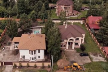 СБУшник із землею в Буковелі приватизував гігантську службову квартиру – ЗМІ