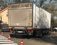 Смертельний наїзд на переході в Ірпені: водію Mercedes повідомлено про підозру через загибель малолітньої дівчинки