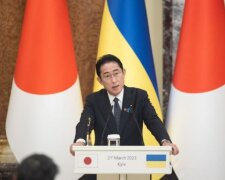 Прем’єр Японії закликав Путіна негайно вивести війська з України